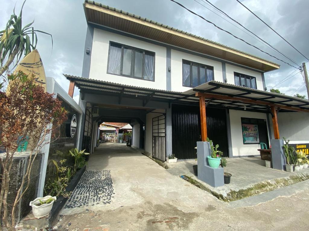 Krui Saejadi Surf And Stay Exterior foto